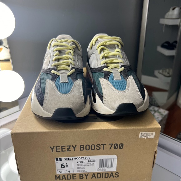 Yeezy 700s - Picture 2 of 2